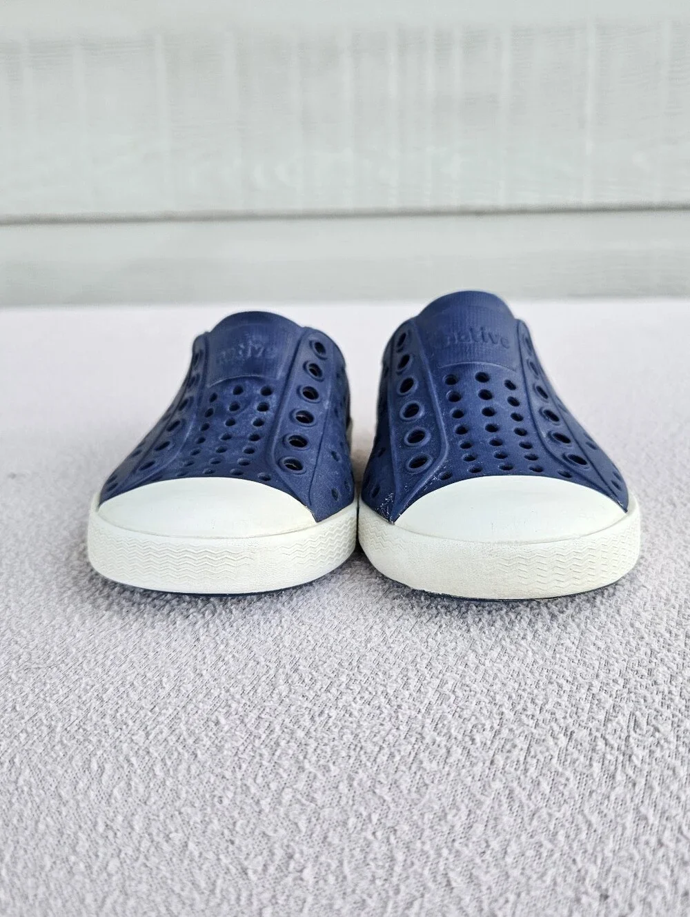 Native Jefferson Navy White SZ C5 Slip-On Breathable Water Shoes